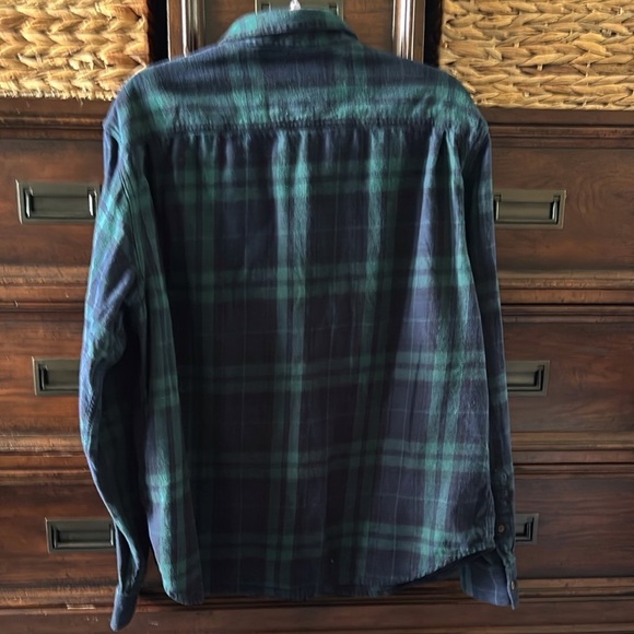 Old Navy Men's Green Plaid Casual Button Down Shirt - Picture 4 of 4